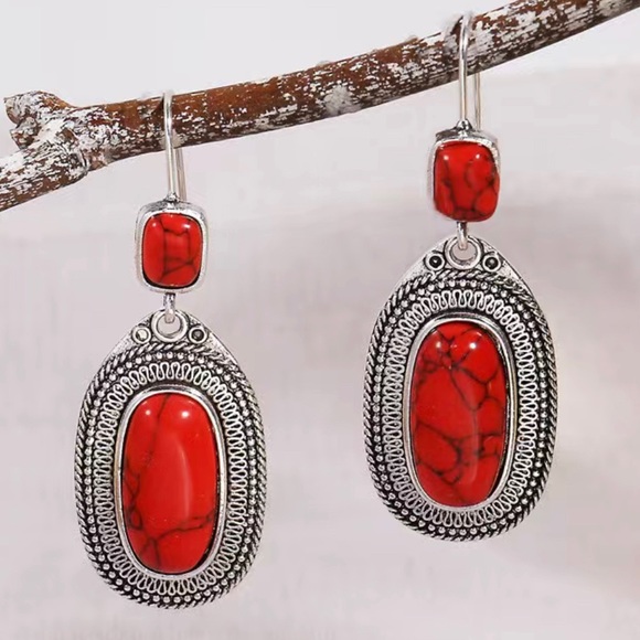 ⭕️BOGO FREE⭕️ Silver and red cabuchon dangling earrings - Picture 5 of 8